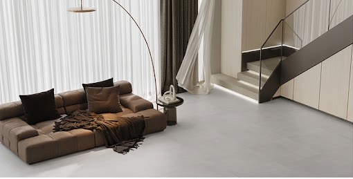 Porcelanato cinza grande formato instalado